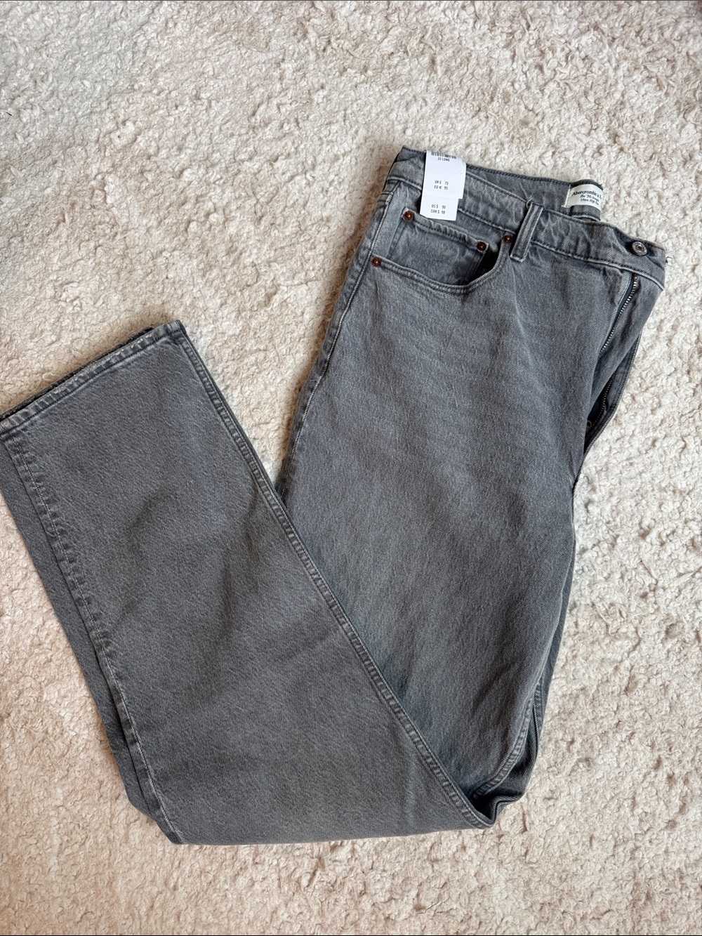 Abercrombie & Fitch 90s Straight Ultra High Rise in Gray Wash